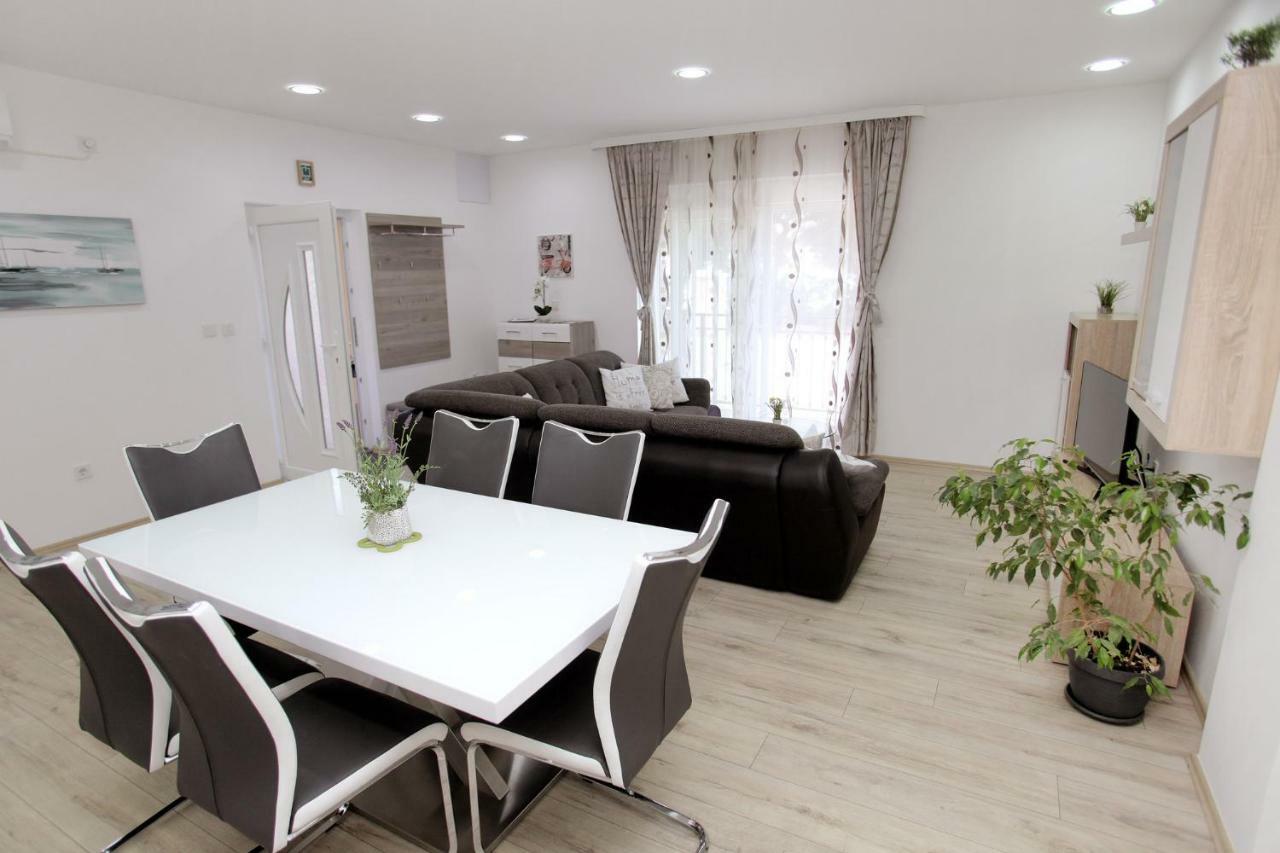 Apartments Viki Trogir Exteriér fotografie